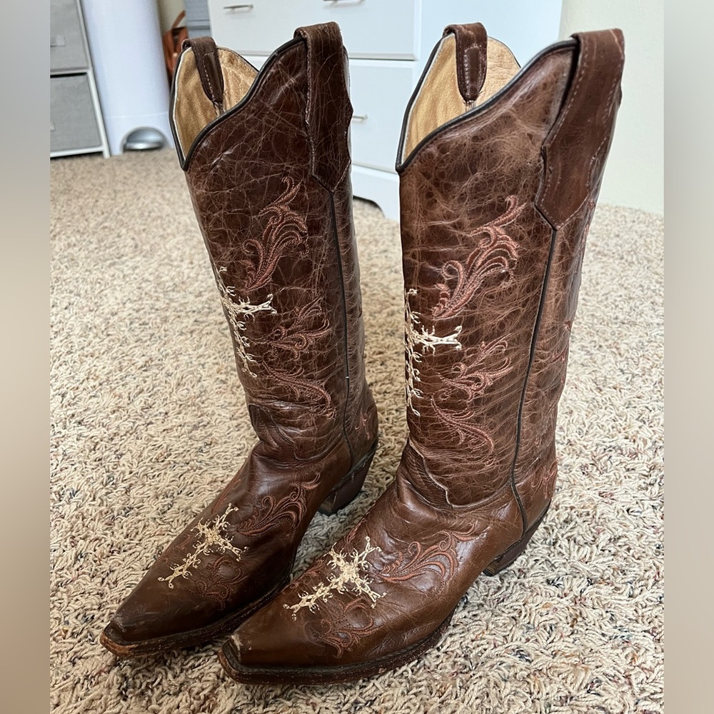 Circle G Brown Embroidered Heeled Boots